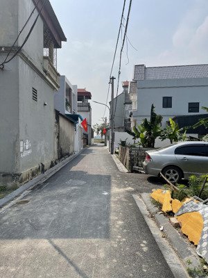 đất đông anh - 50m ra đường ô tô tránh - ô tô qua nhà - 50m - nhỉnh 3 tỷ