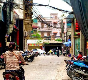 nhà đẹp 5 tầng , full nội thất gần đh kinh tế - kỹ thuật công nghiệp