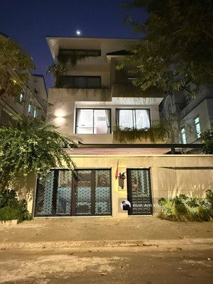 nhà siêu đẹp! chủ cần bán biệt thự kdc ven sông đường số 17 tân hưng quận 7. dt: 12x18m giá 60 tỷ