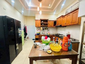 nhà đẹp 3 tầng ngay hương biển -thu nhập 15 triệu/tháng đường 7m nhựa - vừa ở vừa kd tốt chỉ 7.x tỷ