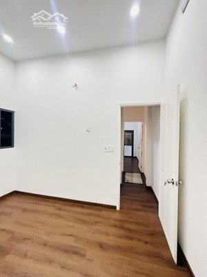 bình thạnh - giáp quận 1 - nguyễn cửu vân - 2pn 2wc - sổ vuông a4 - mới đẹp ở ngay