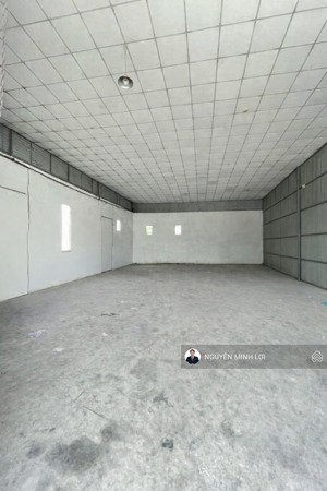 xưởng 10x20 hương lộ 2 trần laphong nền gạch men giá rẻ