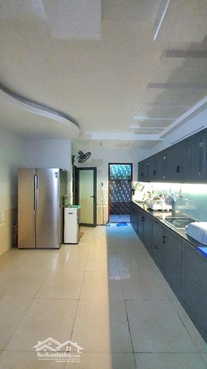 bán gấp nhà hxh 4 tầng đối diện aeon tân phú