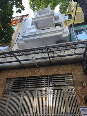 cần tiền bán gấp nhà ngõ phạm văn đồng - mai dịch - cầu giấy. dt 36m x 4t. giá 8,98 tỷ