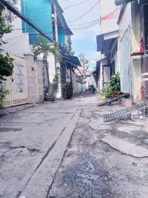 giảm sốc 1.1 tỷ - hxh sát mặt tiền - p. chánh hưng quận 8 - 4 tầng 91.7m2 - ngang 4.3m - chỉ 6.x tỷ