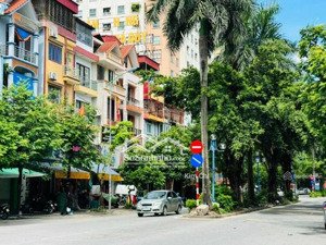 gia đình cần cho thuê nhà liền kề văn phú hà đông dt 90m hoàn thiện giá 17 tr /tháng lh 