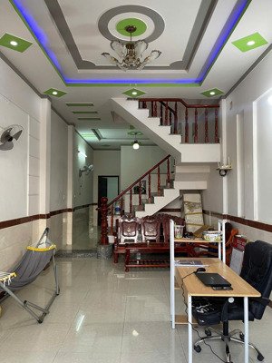 bán nhà 1 trệt 1 lầu gần làng đại học, 4 phòng ngủ, có pn dưới chỉ 4ty300 tl