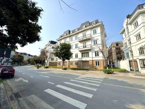 bán biệt thự ledico sổ đỏ, 2 mặt tiền gần hồ điều hoà vị trí đẹp