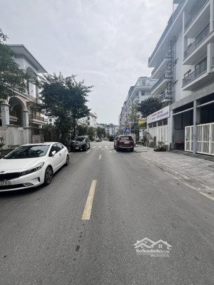 bán biệt thự monbay dãy sau đường bao biển trần quốc nghiễn hạ long , quảng ninh