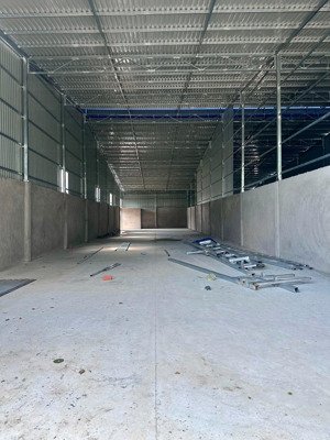 cho thuê kho mới xây ngang 8m mặt tiền võ văn kiệt - lộ 40m