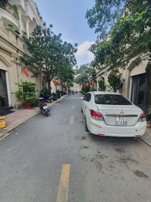 nhà đẹp bốn tầng sang trọng, hẻm xe tải liên khu 4,5 bình tân