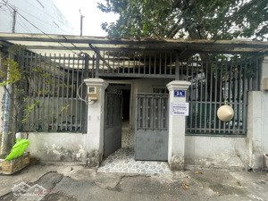 cho thuê nhà nguyên căn phù hợp cho gia đình, có sẵn nvs, bồn rửa chén và 1 giường