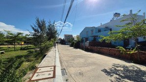 hàng đẹp, lô góc 2 mặt tiền - đối diện công viên - ngay sát biển cửa đại. giá 4.9x tỷ