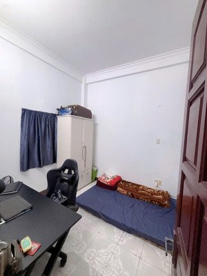 mặt phố vip, 32m2, 3 ngủ, ô tô dừng đỗ, kinh doanh tốt, nhà đẹp, sổ nở hậu, giá cực tốt