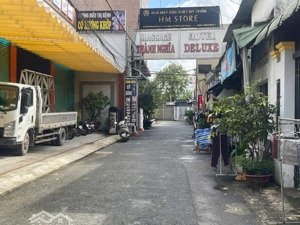 cần bán lô đất có dãy nhà trọ ngay kế bên nguyễn tri phương. cần bán đất tặng cặp nhà tro