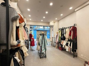 -bán nhà đẹp giảm 800 triệu. hẻm 6 m -sát mặt tiền cầu xéo -tân phú -2 tầng -65m2 - còn 7,6 tỷ tl