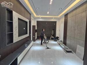 Nhà 5 tầng mới cong đẹp tại Đặng Xá giá đẹp