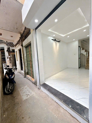 hơn 3 tỷ có ngay nhà cực đẹp đống đa. diện tích 15m2, 5 tầng, tặng full nội thất cao cấp, ngõ nông