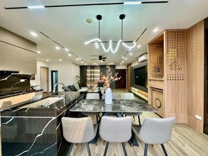 bán nhà phố trạm - gara 2 oto- 8 tầng thang máy nhập- full nội thất. dt:55m2, 8 tầng,mt:4m. giá:tl