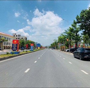 bán 54m đấu giá lại yên. mt 5.5m giá hơn 7ty