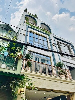 giảm mạnh bán gấp đường 6m phan văn hân,p17,bình thạnh giá 3tỷ3/66m2 cho thuê 22tr gần cầu bông