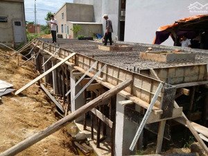 nhà ở 3,5 tầng. đường 7,5m. 8,2 tỷ.thương lượng cho khách thiện chí. dtxd 279,5 m2