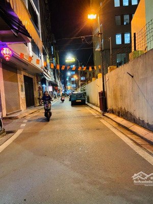 siêu hiếm lê văn hiến phân lô bàn cờ ô tô qua nhà móng 7 tầng ô chờ thang máy