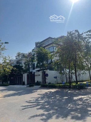 bán biệt thự 200m2 tại khu đô thị mỹ đình ii, giá cực chất 62 tỷ đầy đủ nội thất gỗ xịn sẵn ở