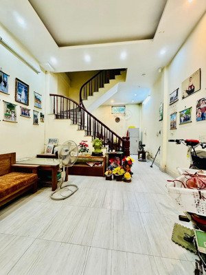 chủ giảm chào 1 tỷ bán gấp nhà phố quan nhân thanh xuân mặt ngõ thông gần ô tô dt 45m*5t*4,2mt :9,9