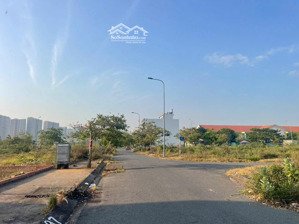 chủ cần bán nhanh nền 8x20m đối diện trường tiểu học khu tđc phước thiện, giá tốt chỉ 8,9 tỷ