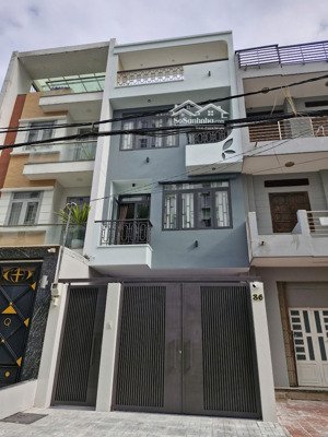 bán nhà 4 tầng xe hơi bông sao ngang 5m tặng nội thất lung linh gần công viên hoàn công đủ