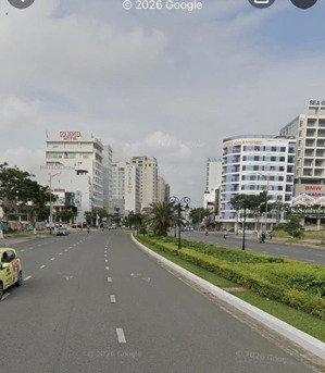 đất mặt tiền đường phạm văn đồng , vị trí vàng , xây cao tầng - dt 777m2 ngang 24m . đất tmdv .