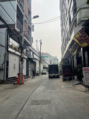 nhà hxh 1051 hậu giang, dt: 3x11m trệt 1 lầu đang có hđt lâu dài. giá chỉ: 3tỷ750