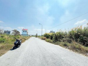 chính chủ cần bán nhanh nền 5x22m mt 1d đường 16m p long bình giá cực tốt chỉ 7,2 tỷ