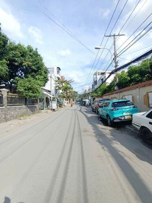 bán nhà cực hiếm 2 tầng cách mặt tiền 10m xung quanh đầy đủ tiện ích