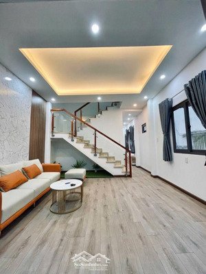 bán nhà lô góc siêu thông thoáng quang trung gần vincom 54m (4x14) full nội thất 5.4 tỷ tl mạnh