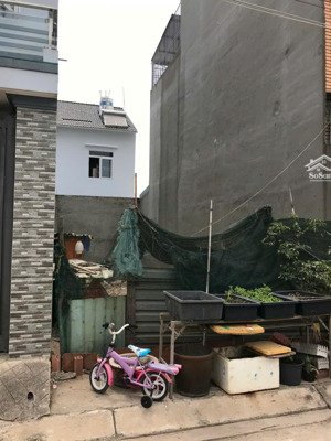 chính chủ gửi bán đất 5 x17m, đường xuân thới thượng 58, gần chợ đại hải,khu dân cư đông đúc