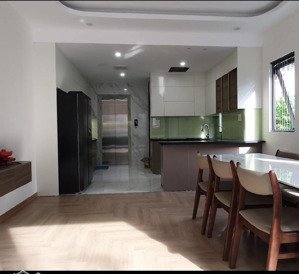 bán nhà nguyễn văn cừ phường bồ đề long biên hà nội diện tích : 55m2 x 6 tầng x 4,4m x 14,2 tỷ