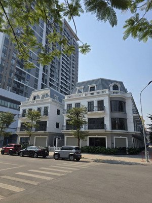 bán căn shophouse vincom bắc giang ,sổ đỏ lâu dài, 75m2