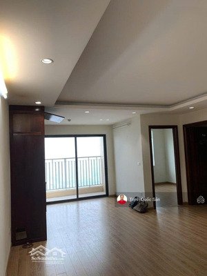 cho thuê căn hộ 219 trung kính, 75m2, 2 ngủ, đồ cơ bản , 13.5 triệu. lh o.942.00,6856