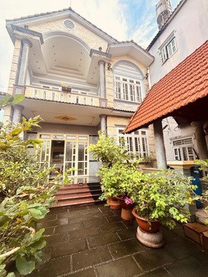 biệt thự thủ đức- 200m2(9x22) đường xe tải, giá 13,5 tỷ