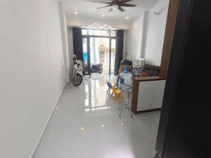 cắt lỗ sâu 200tr - nhà đẹp sát mặt tiền - chỉ 5.2 tỷ (tl)