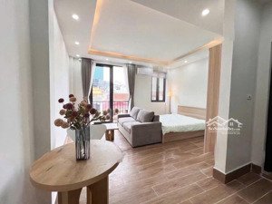 khai trương căn studio ban công full nội thất 43m2 ngay phan xích long sát q1, q3 lh 