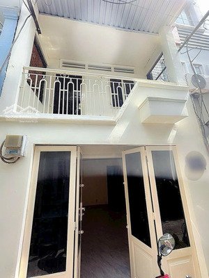 nhà cho thuê khu thạch lam ( giáp 4 xã)phường.phú thạnh