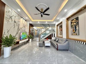 9.9 tỷ - hẻm xe hơi đường 120, quận thủ đức gần làng đại học. đang cho thuê 25tr/tháng, full phòng