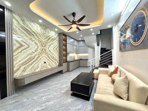 bán nhà riêng tại phố quan nhân, 8,55 tỷ, 33 m2, 3pn, ngõ thông tứ phía, bãi gửi ô tô bao quang