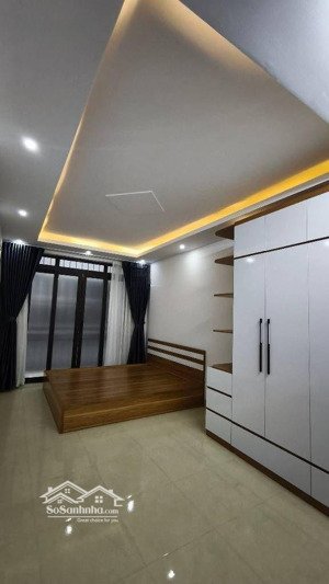 hiếm văn quán ô tô đỗ cổng nhà mới 5 tầng nhỉnh 8 tỷ