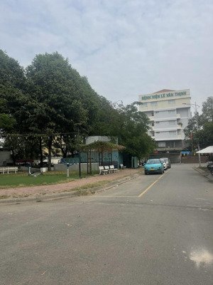 bán lô đất sau bệnh viện lê văn thịnh 5x22m đất vuông vức giá 11.6 tỷ