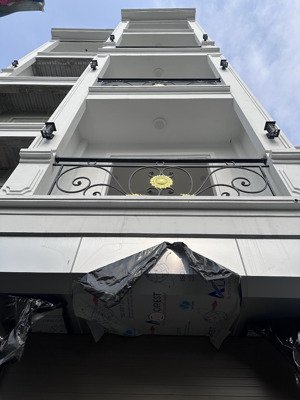 bán nhà riêng 6 tầng thang máy/ ngay gàn hồ linh đàm / nhà mới gần ô tô
