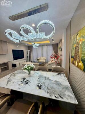 Duy nhất căn nhà mới- Ngõ thông- Sát Phố- Gần Hồ- Thang máy- Ô tô đỗ cửa- Phố Đỗ Quang.